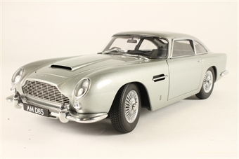 Aston Martin DB5 in silver