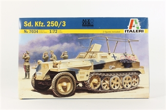 SdKfz 250/3 with 3 figures