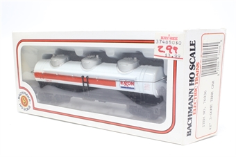 3-Dome tank car 'Exxon' 1121