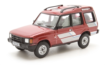 Land Rover Discovery Mk1 in Foxfire maroon