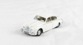 Jaguar MkII in Old English white