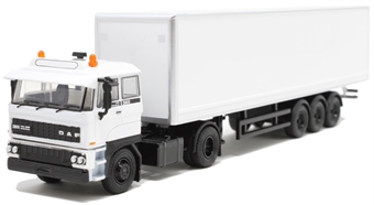 DAF articulated lorry - plain white