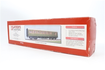 SR/BR Maunsell Coach - 4 compartment brake third (Diagram 2101) with plastic bogies - kit