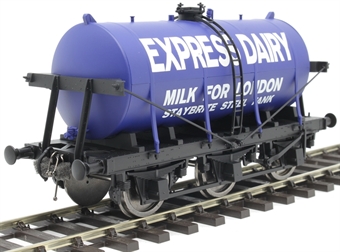 6-wheel milk tanker "Express Dairies"