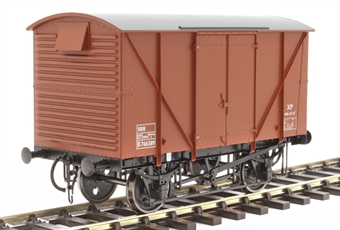12-ton van with plywood sides in BR bauxite - B766389