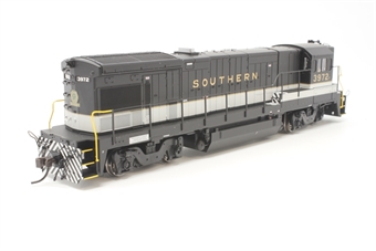 B23-7 GE 3972 of the Southern - digital sound fitted