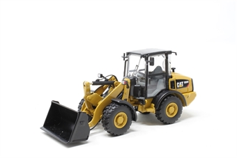 CAT 906M wheel loader
