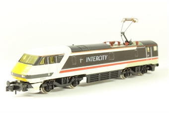 Class 91 91004 / 91005 / 91007 in Intercity Swallow livery