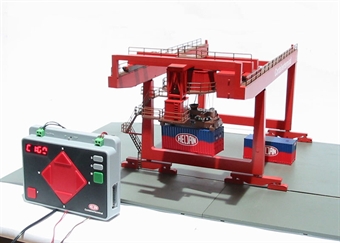 Container crane terminal with operating crane (OO & HO gauge, DC/AC/DCC operation)