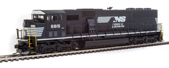 SD60M EMD 6815 of the Norfolk Southern - 3-piece windshield