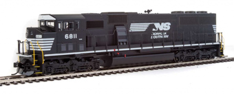 SD60M EMD 6811 of the Norfolk Southern - 3-piece windshield - digital sound fitted