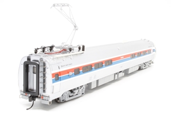 85' Budd Metroliner Snack Bar Coach #861 in Amtrak Phase I livery with DCC Sound
