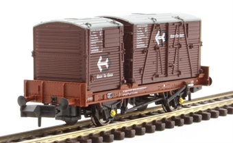 Conflat 'P' flat wagon in BR bauxite with Type A and BD containers in BR bauxite - B933521