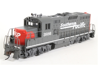 GP9M EMD 3886 of the Southern Pacific 