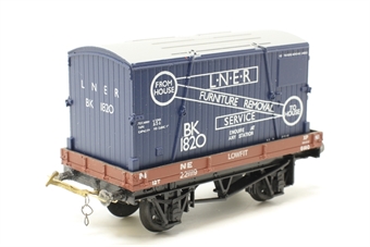 Lowfit wagon in NE oxide 221119 with LNER blue container BK1820