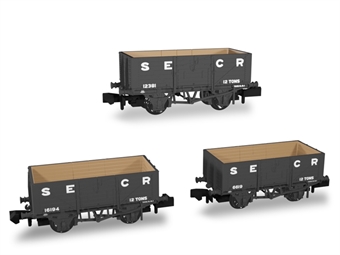 7 plank open wagons diag D1355 in SECR livery - pack of three