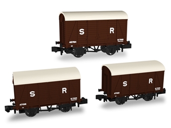 10t covered vans diag D1426 in SR livery (pre-1936) - pack of three