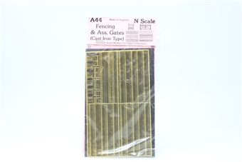 Fencing & assorted gates - undecorated