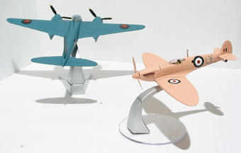 DH Mosquito PR MK1V & Supermarine Spitfire PRV11 type G 2 plane set