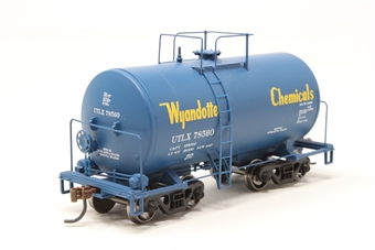 30' 8000-gallon tank car 'Wyandotte Chemicals' 78560