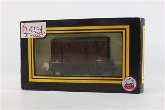 BR 10T Quad Meat Van in BR Maroon B870074