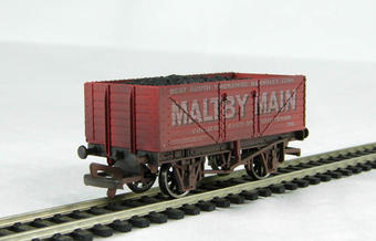 7 plank wagon "Maltby Main" - weathered