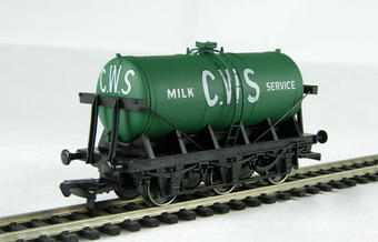 6 wheel milk tanker "CWS"