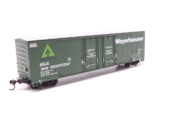 52' double-plug door boxcar of the Weyerhaeuser