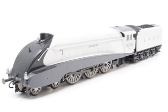 Class A4 4-6-2 2510 "Quicksilver" in LNER silver - Dapol Black Label Exclusive - Digital sound and smoke fitted