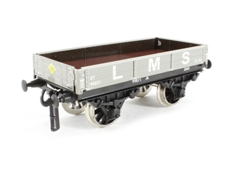 3 Plank Wagon in LMS grey