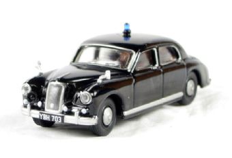 Riley Pathfinder (1953 - 1957) in 'Police' livery with blue roof light