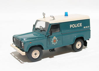 Land Rover defender 110 "Lancashire Constabulary"