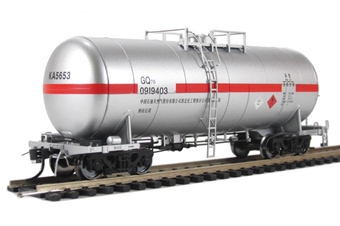 GQ70 tank car in silver & red #0919403