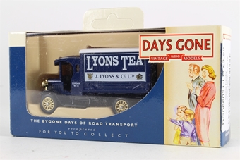 Dennis Delivery Van - 'Lyons Tea'