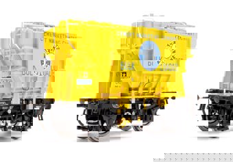 Presflo cement hopper in Blue Circle Cement yellow - PF19