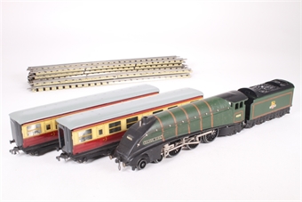 Class A4 4-6-2 60016 - B.R Silver King Passenger Train Set - Original 3-Rail Set