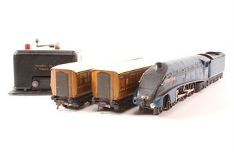 3-Rail Train Set, including Class A4 4-6-2 'Sir Nigel Gresley', 2 x LNER Coaches, Controller and Loop of Track