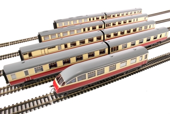 LNER Red & Cream 9 car Articulated Coach Set - Only 10 produced