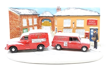 Morris Minor & Mini 'Royal Mail' Set with Diorama