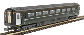 Mk 3 TS trailer second 48102 in GWR green