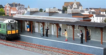 GWR-style station booking hall - based on Teignmouth - plastic kit