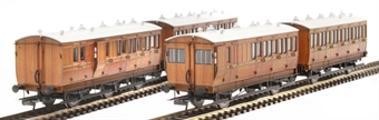 Pack of 4 coaches (4BT, 4T, 6CL, 6BT) in GNR lined teak