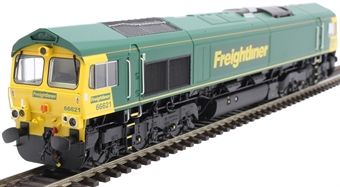 Class 66 66621 in Freightliner livery