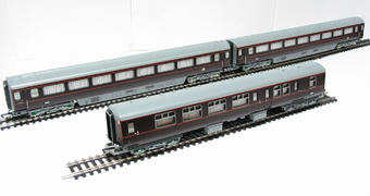 "Royal train" coaches (split from R2370 trainpack) - Pack of 3