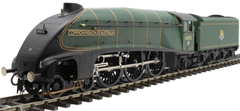 Class A4 4-6-2 60012 "Commonwealth of Australia" in BR green with early emblem and streamlined corridor tender