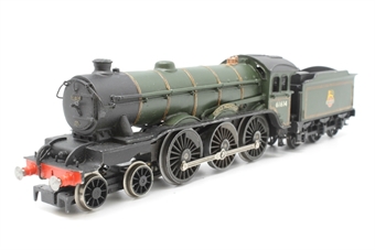B17 4-6-2 Steam locomotive 2816 "Fallodon" in LNER Green