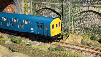 Bulleid Class 4DD Double Decker 4 Car EMU 4002/4902 BR Blue with Full Yellow Ends - DCC Fitted