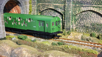 Bulleid Class 4DD Double Decker 4 Car EMU 4002/4902 BR Green with Full Yellow Ends - DCC Fitted