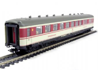 Skirted dining car of the DB