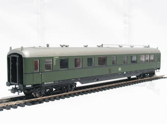 Saloon coach of the German DB in green livery Epoch 3